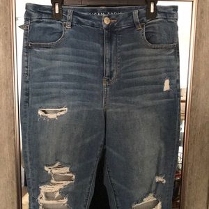 American eagle distressed next level stretch size 14 xlong!
